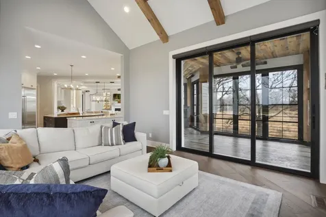 935 Lakewood Hills Road Eagan MN 55123