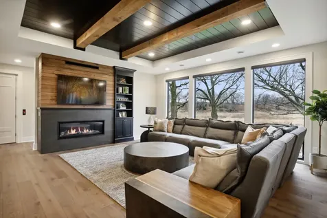 935 Lakewood Hills Road Eagan MN 55123