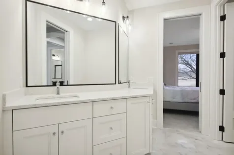935 Lakewood Hills Road Eagan MN 55123