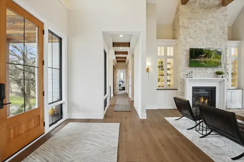 935 Lakewood Hills Road Eagan MN 55123