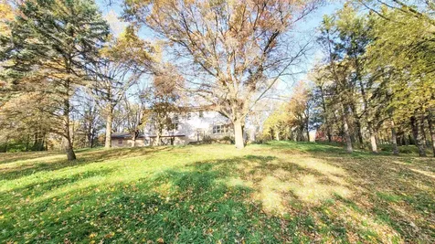 935 Lakewood Hills Road Eagan MN 55123