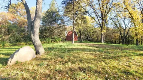 935 Lakewood Hills Road Eagan MN 55123