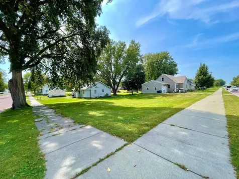 124 N Park Avenue Springfield MN 56087