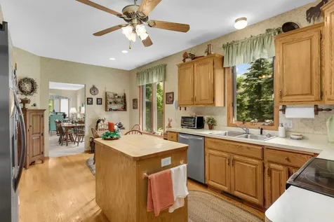 17034 Kings Court Lakeville MN 55044