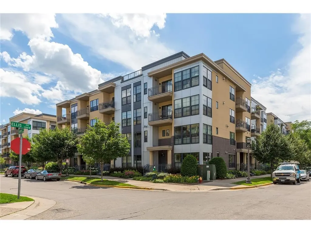 2566 Ellis Avenue Saint Paul MN 55114