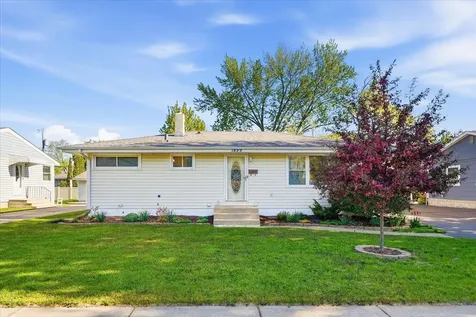 1859 6th Street White Bear Lake MN 55110