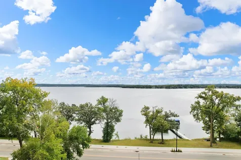 1104 W Lake Drive Detroit Lakes MN 56501