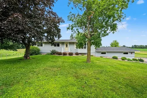 158 County Road E Houlton WI 54082