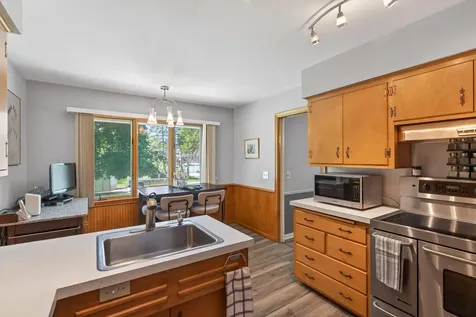 4730 Fairhills Road E Minnetonka MN 55345