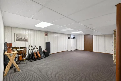 4730 Fairhills Road E Minnetonka MN 55345