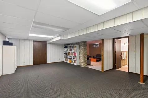 4730 Fairhills Road E Minnetonka MN 55345