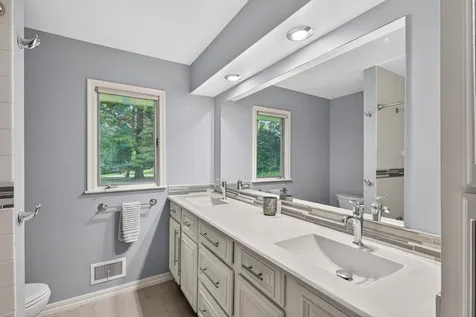 4730 Fairhills Road E Minnetonka MN 55345