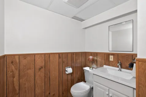 4730 Fairhills Road E Minnetonka MN 55345