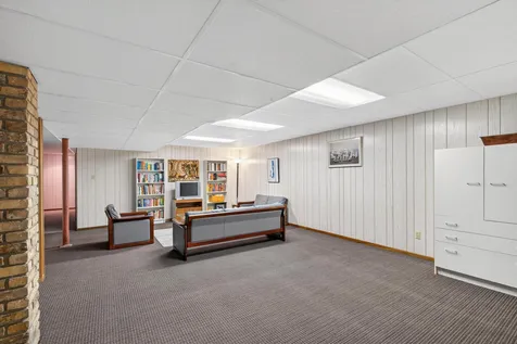 4730 Fairhills Road E Minnetonka MN 55345