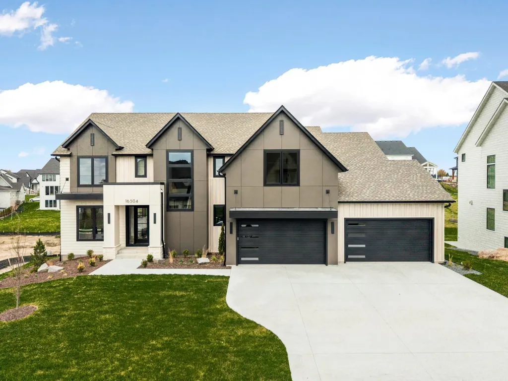 16504 47th Place N Plymouth MN 55446
