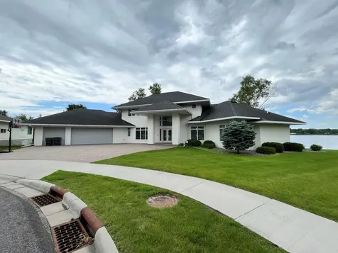 553 Lake Street N Sauk Centre MN 56378