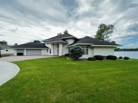 553 Lake Street N Sauk Centre MN 56378