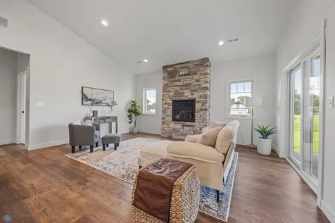 305 Prairie Drive N Hankinson ND 58041