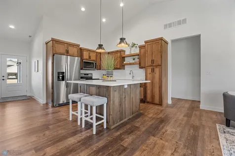 305 Prairie Drive N Hankinson ND 58041