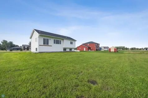 300 Prairie Drive N Hankinson ND 58041