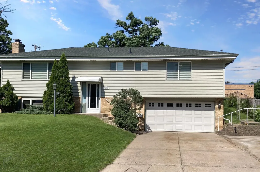 1630 Fairway Drive NE Columbia Heights MN 55421