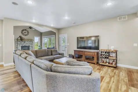 5374 Lunder Lane Kindred ND 58051