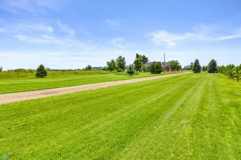5374 Lunder Lane Kindred ND 58051