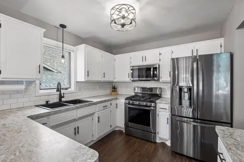 5533 Golfview Lane N Oakdale MN 55128