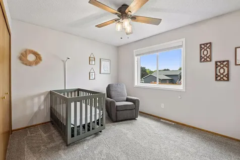 5533 Golfview Lane N Oakdale MN 55128