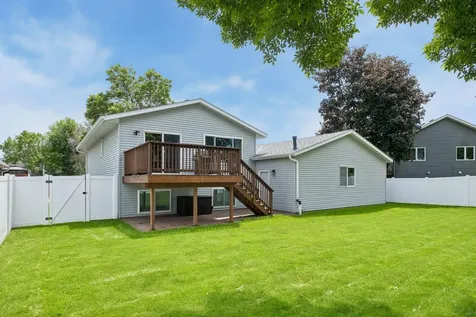 5533 Golfview Lane N Oakdale MN 55128