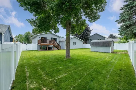 5533 Golfview Lane N Oakdale MN 55128