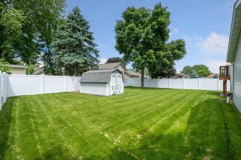 5533 Golfview Lane N Oakdale MN 55128