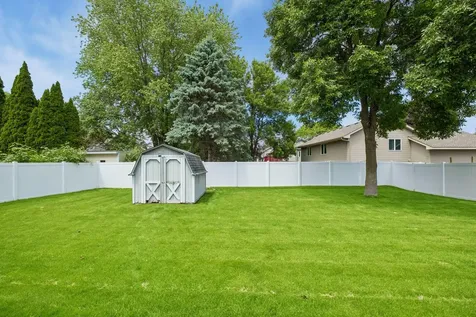 5533 Golfview Lane N Oakdale MN 55128