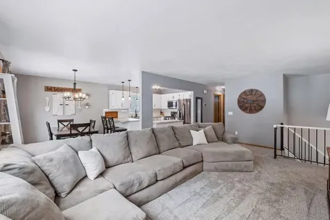 5533 Golfview Lane N Oakdale MN 55128