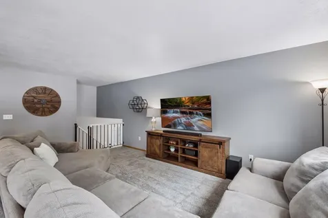 5533 Golfview Lane N Oakdale MN 55128