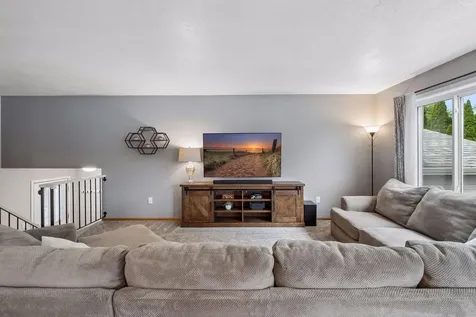 5533 Golfview Lane N Oakdale MN 55128
