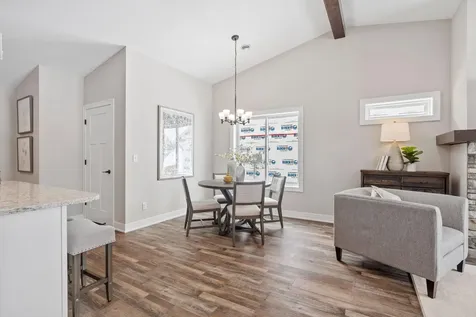 2345 17th Avenue E North Saint Paul MN 55109