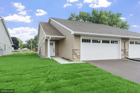 2327 17th Avenue E North Saint Paul MN 55109