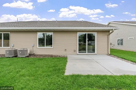 2327 17th Avenue E North Saint Paul MN 55109