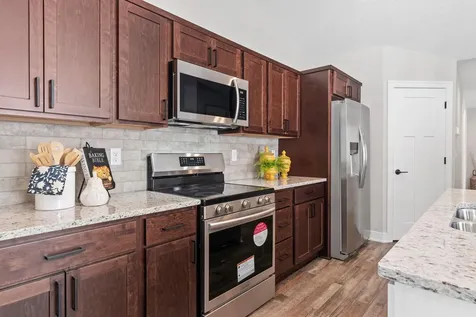 2327 17th Avenue E North Saint Paul MN 55109