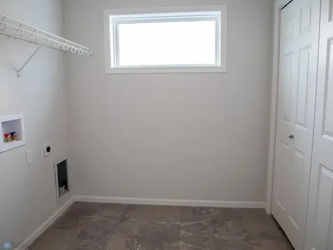 4801 Decorah Way S Fargo ND 58104