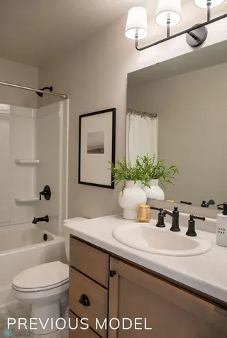 3624 Decorah Way Fargo ND 58104