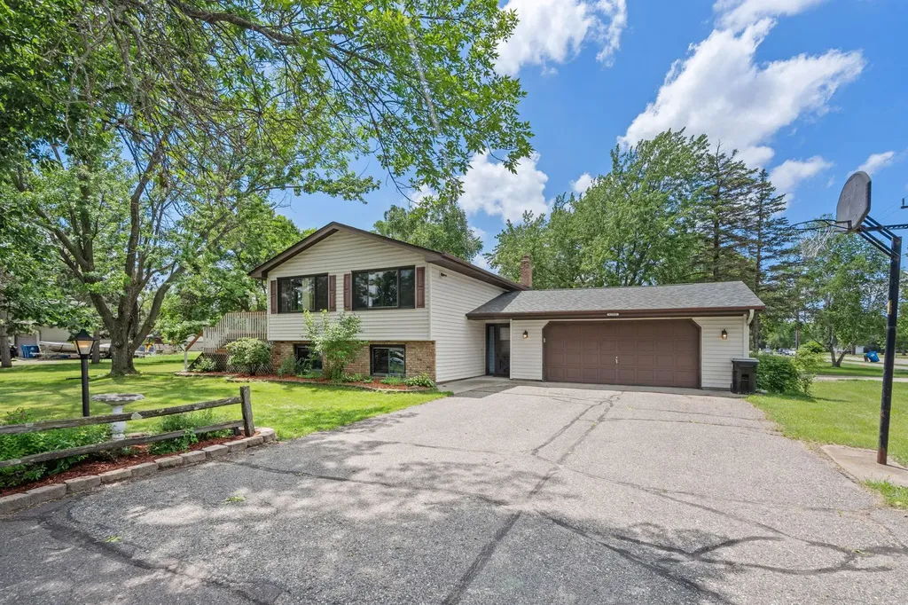 12216 Oakview Avenue SE Becker MN 55308