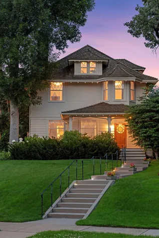 2225 E Lake Of The Isles Parkway Minneapolis MN 55405