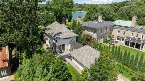 2225 E Lake Of The Isles Parkway Minneapolis MN 55405