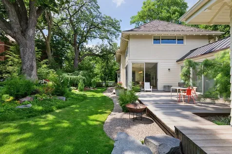 2225 E Lake Of The Isles Parkway Minneapolis MN 55405