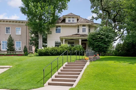 2225 E Lake Of The Isles Parkway Minneapolis MN 55405