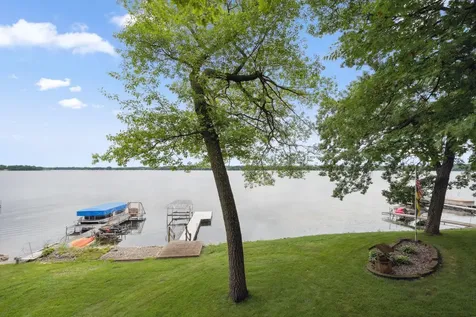 11274 Hoyer Avenue NW Annandale MN 55302