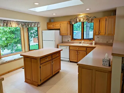 11274 Hoyer Avenue NW Annandale MN 55302