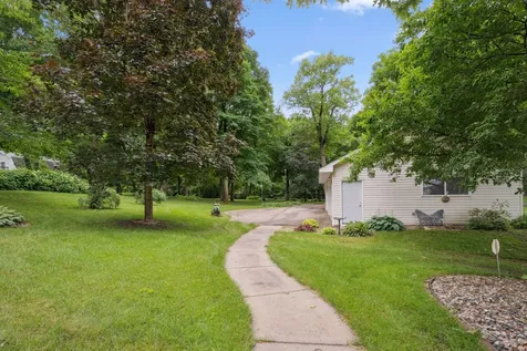 11274 Hoyer Avenue NW Annandale MN 55302